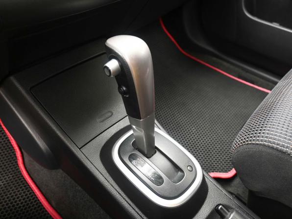 Nissan Tiida I Рестайлинг с пробегом 2010 года, цена 789 000 рублей, 238305 км, хэтчбек, Автокод Объявления