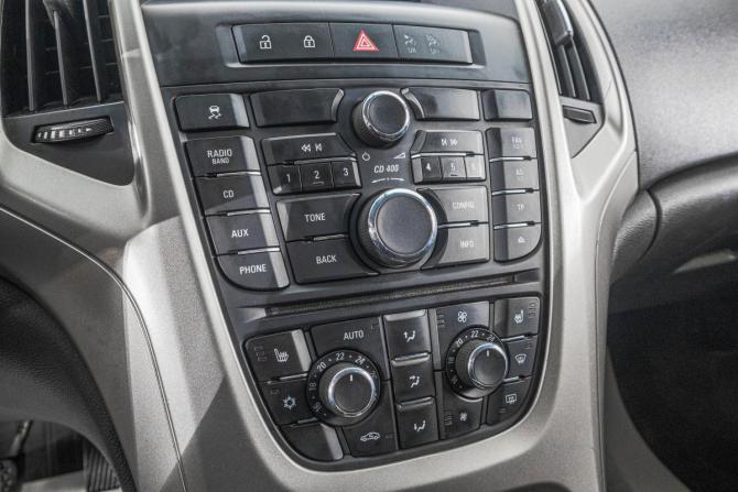 Opel Astra J с пробегом 2012 года, цена 649 000 рублей, 176000 км, хэтчбек, Автокод Объявления