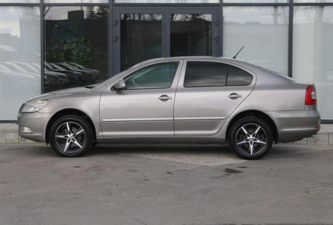 Skoda Octavia II (A5) Рестайлинг с пробегом 2011 года, цена 820 000 рублей, 187303 км, лифтбек, Автокод Объявления