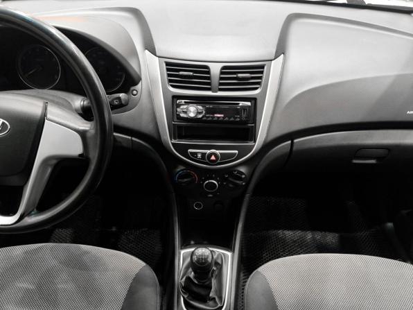 Hyundai Solaris I с пробегом 2012 года, цена 599 000 рублей, 209000 км, хэтчбек, Автокод Объявления