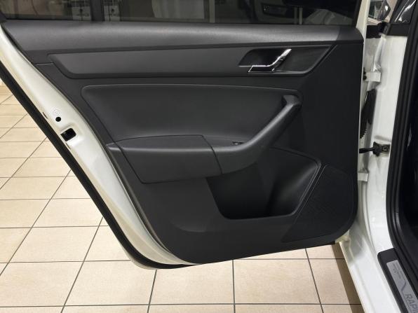 Skoda Rapid I с пробегом 2016 года, цена 1 285 000 рублей, 166000 км, лифтбек, Автокод Объявления