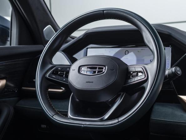 Geely Monjaro I с пробегом 2023 года, цена 3 379 000 рублей, 30000 км, внедорожник, Автокод Объявления
