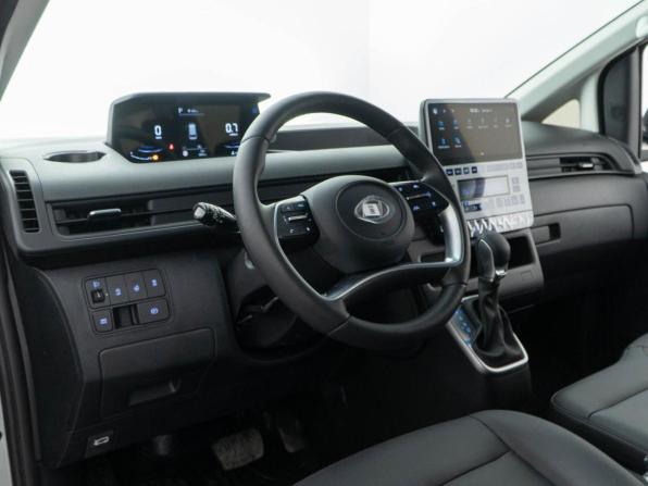 Hyundai Staria I с пробегом 2025 года, цена 6 968 888 рублей, 884 км, минивэн, Автокод Объявления