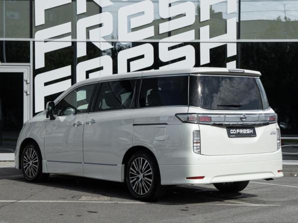 Nissan Elgrand III (E52) Рестайлинг с пробегом 2018 года, цена 2 900 000 рублей, 164684 км, минивэн, Автокод Объявления