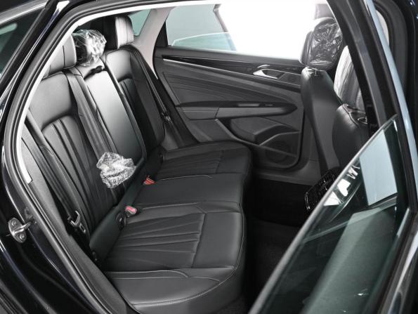 Volkswagen Passat (North America and China) II (China Market) Рестайлинг с пробегом 2024 года, цена 4 189 000 рублей, 43 км, седан, Автокод Объявления
