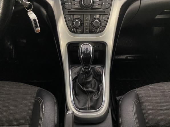 Opel Astra J Рестайлинг с пробегом 2012 года, цена 780 000 рублей, 228677 км, хэтчбек, Автокод Объявления