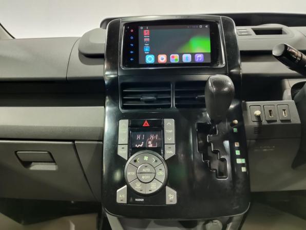 Toyota Voxy II (R70) с пробегом 2008 года, цена 1 100 000 рублей, 278763 км, минивэн, Автокод Объявления