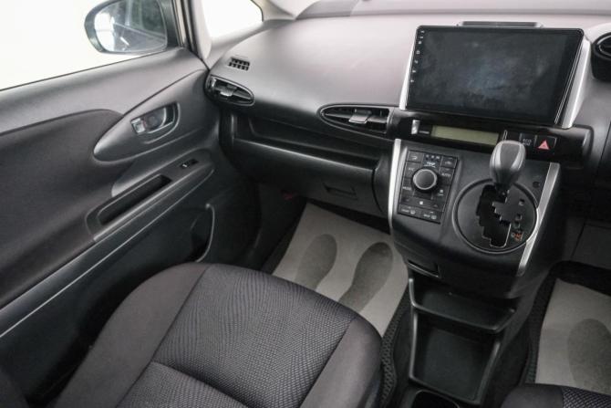 Toyota Wish II Рестайлинг с пробегом 2016 года, цена 1 599 000 рублей, 133000 км, минивэн, Автокод Объявления