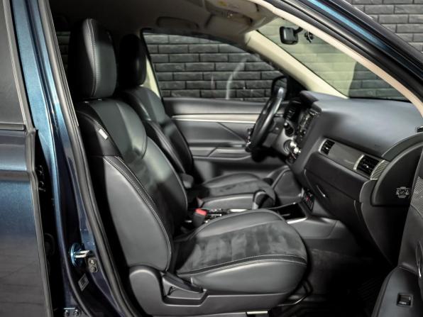 Mitsubishi Outlander III Рестайлинг 3 с пробегом 2021 года, цена 3 100 000 рублей, 23431 км, внедорожник, Автокод Объявления