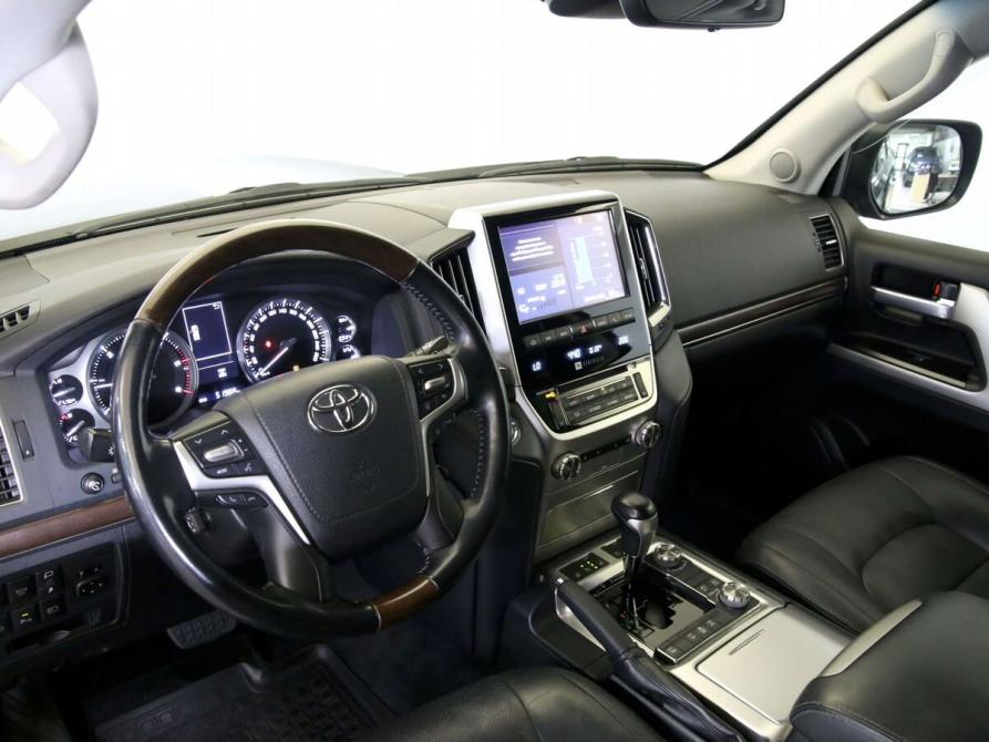 Toyota Land Cruiser 200 Series Рестайлинг 2 Санкт-Петербург  - изображение 17