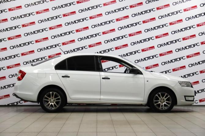 Skoda Rapid I с пробегом 2016 года, цена 825 450 рублей, 240120 км, лифтбек, Автокод Объявления
