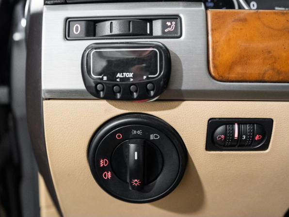 Volkswagen Touareg I Рестайлинг с пробегом 2008 года, цена 999 000 рублей, 239332 км, внедорожник, Автокод Объявления