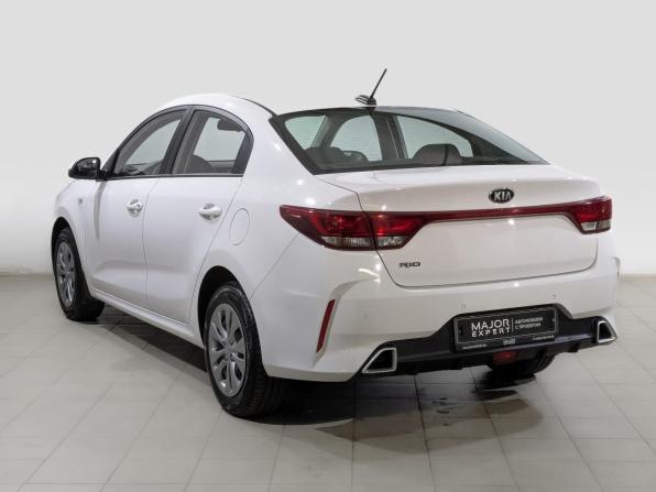 Kia Rio IV Рестайлинг с пробегом 2021 года, цена 1 690 000 рублей, 35810 км, седан, Автокод Объявления