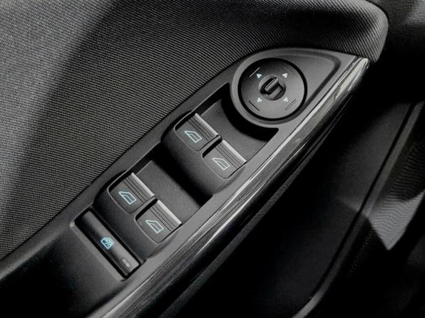 Ford Focus III Рестайлинг с пробегом 2017 года, цена 1 300 000 рублей, 109097 км, хэтчбек, Автокод Объявления