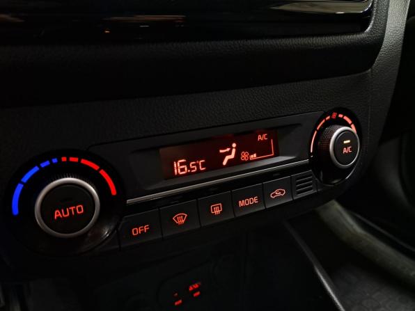 Kia Rio III Рестайлинг с пробегом 2017 года, цена 1 139 000 рублей, 91594 км, хэтчбек, Автокод Объявления