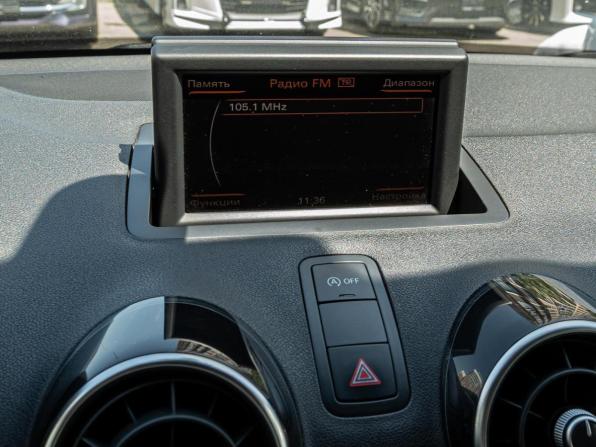 Audi A1 I (8X) с пробегом 2011 года, цена 990 000 рублей, 221926 км, хэтчбек, Автокод Объявления