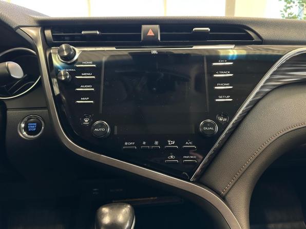 Toyota Camry VIII (XV70) с пробегом 2019 года, цена 2 620 000 рублей, 141000 км, седан, Автокод Объявления