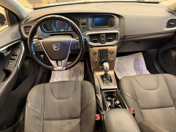 Volvo V40 Cross Country I с пробегом 2013 года, цена 1 138 000 рублей, 249000 км, хэтчбек, Автокод Объявления