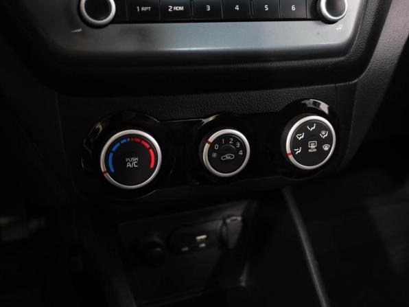 Kia Rio III Рестайлинг с пробегом 2017 года, цена 1 095 000 рублей, 172426 км, седан, Автокод Объявления