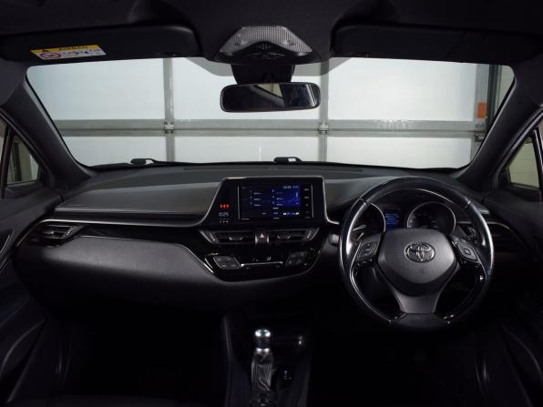 Toyota C-HR I с пробегом 2018 года, цена 1 765 995 рублей, 130183 км, внедорожник, Автокод Объявления