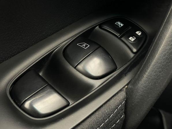 Nissan Qashqai II с пробегом 2017 года, цена 1 600 000 рублей, 165511 км, внедорожник, Автокод Объявления