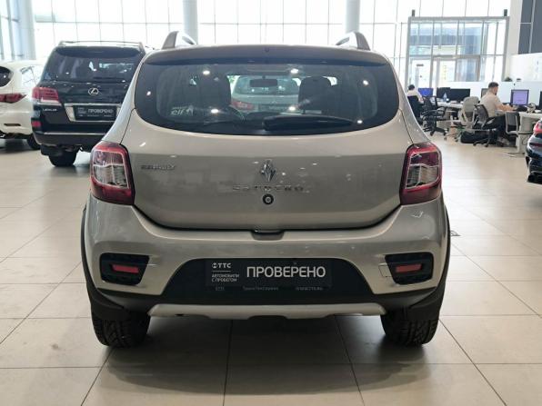 Renault Sandero II с пробегом 2017 года, цена 850 000 рублей, 123546 км, хэтчбек, Автокод Объявления