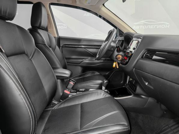 Mitsubishi Outlander III Рестайлинг 3 с пробегом 2019 года, цена 2 200 000 рублей, 174066 км, внедорожник, Автокод Объявления