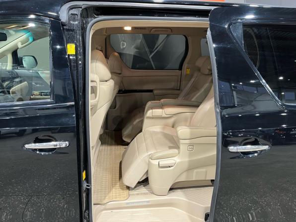 Toyota Alphard II с пробегом 2012 года, цена 2 170 000 рублей, 235281 км, минивэн, Автокод Объявления