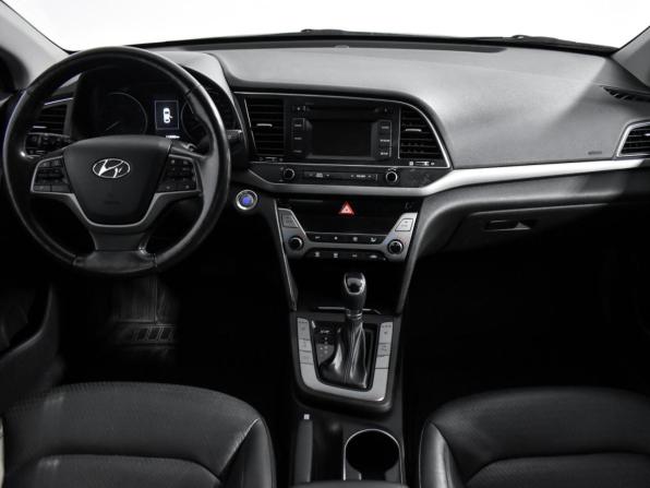 Hyundai Elantra VI (AD) с пробегом 2018 года, цена 1 590 000 рублей, 116000 км, седан, Автокод Объявления