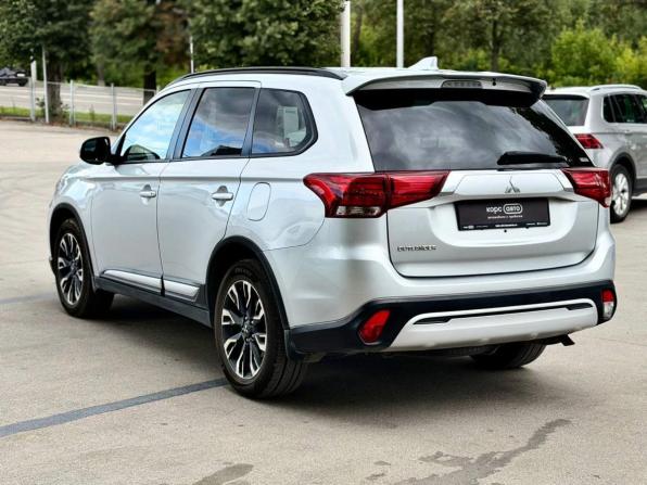Mitsubishi Outlander III Рестайлинг 3 с пробегом 2022 года, цена 2 308 000 рублей, 165645 км, внедорожник, Автокод Объявления