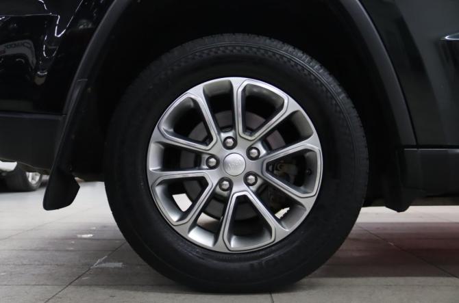 Jeep Grand Cherokee IV (WK2) Рестайлинг с пробегом 2013 года, цена 2 165 650 рублей, 182507 км, внедорожник, Автокод Объявления