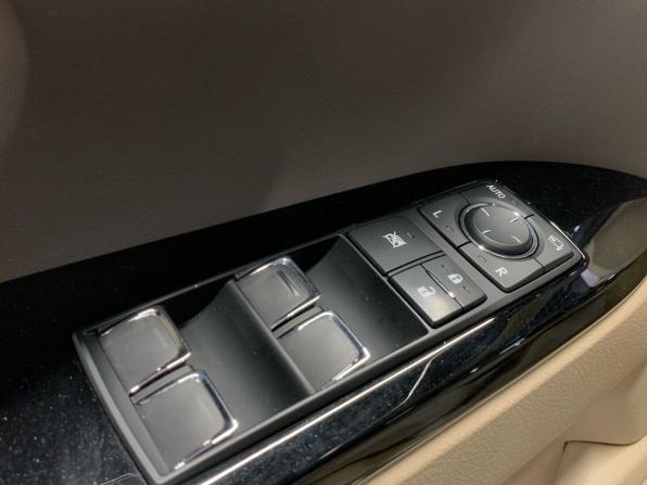 Lexus LX III Рестайлинг 2 с пробегом 2020 года, цена 9 362 000 рублей, 71484 км, внедорожник, Автокод Объявления