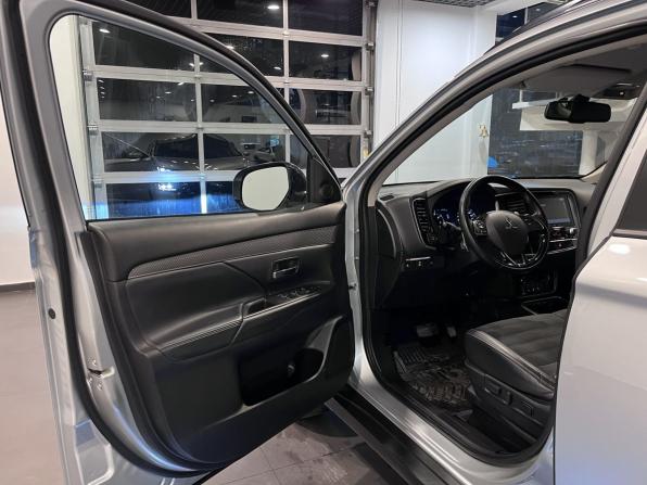 Mitsubishi Outlander III Рестайлинг 3 с пробегом 2021 года, цена 3 240 000 рублей, 61809 км, внедорожник, Автокод Объявления