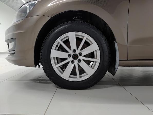 Volkswagen Polo V Рестайлинг с пробегом 2016 года, цена 979 000 рублей, 97147 км, седан, Автокод Объявления