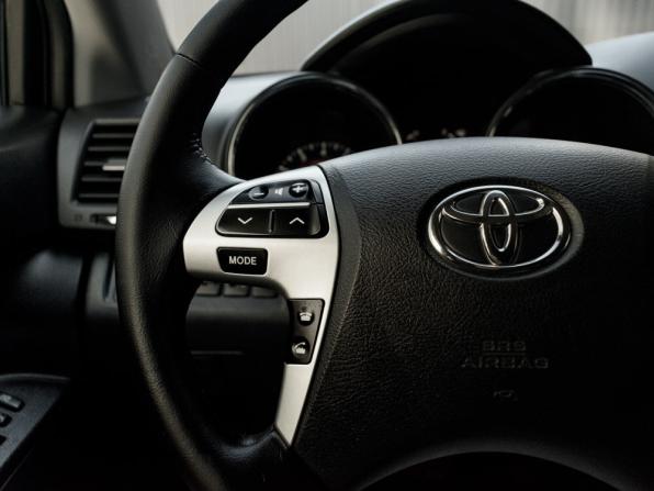 Toyota Highlander II (XU40) Рестайлинг с пробегом 2011 года, цена 2 050 000 рублей, 201653 км, внедорожник, Автокод Объявления