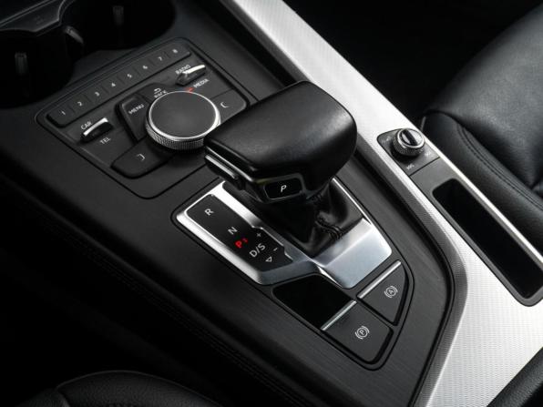 Audi A4 V (B9) с пробегом 2015 года, цена 2 299 000 рублей, 111497 км, седан, Автокод Объявления