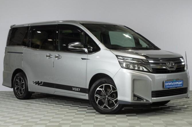 Toyota Voxy III (R80) с пробегом 2018 года, цена 2 279 000 рублей, 116000 км, минивэн, Автокод Объявления