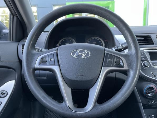 Hyundai Solaris I Рестайлинг с пробегом 2015 года, цена 1 010 000 рублей, 161998 км, седан, Автокод Объявления