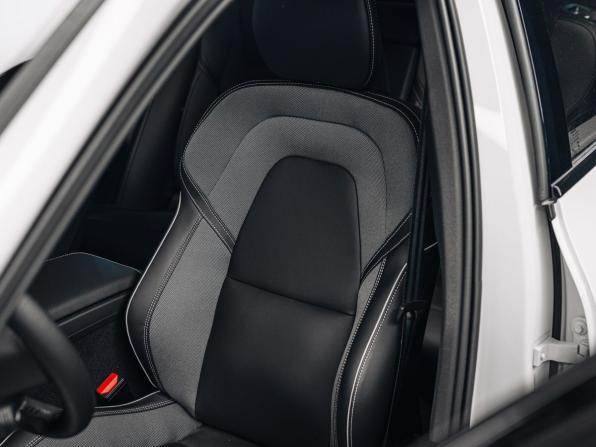 Volvo XC60 II Рестайлинг с пробегом 2024 года, цена 6 200 000 рублей, 60 км, внедорожник, Автокод Объявления