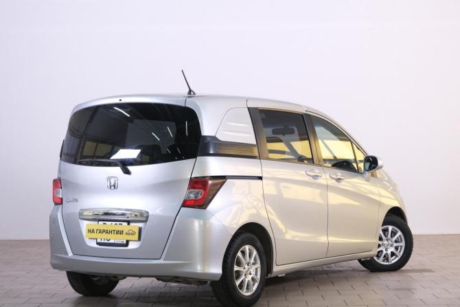 Honda Freed I Рестайлинг с пробегом 2012 года, цена 1 079 000 рублей, 198000 км, компактвэн, Автокод Объявления