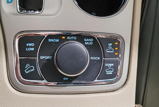 Jeep Grand Cherokee IV (WK2) с пробегом 2012 года, цена 1 750 000 рублей, 241421 км, внедорожник, Автокод Объявления