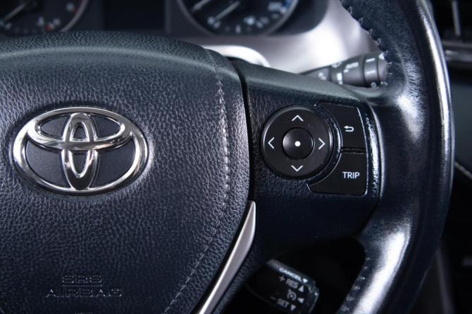 Toyota RAV4 IV (XA40) Рестайлинг с пробегом 2017 года, цена 2 149 000 рублей, 122600 км, внедорожник, Автокод Объявления
