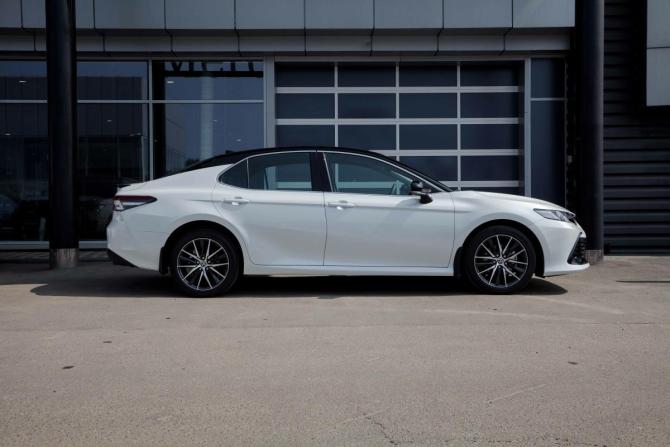 Toyota Camry VIII (XV70) Рестайлинг с пробегом 2021 года, цена 2 940 000 рублей, 88832 км, седан, Автокод Объявления