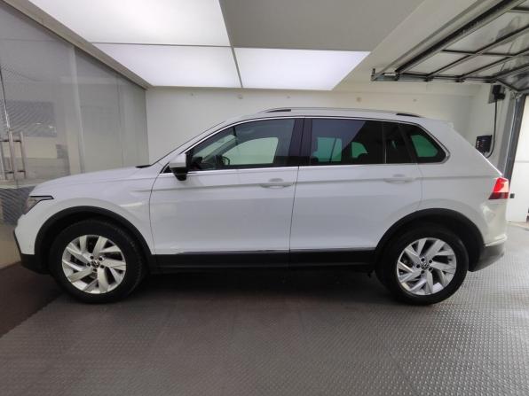 Volkswagen Tiguan II Рестайлинг с пробегом 2021 года, цена 3 399 000 рублей, 108000 км, внедорожник, Автокод Объявления