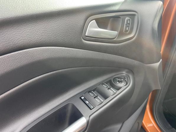 Ford Kuga II Рестайлинг с пробегом 2019 года, цена 1 699 000 рублей, 168000 км, внедорожник, Автокод Объявления