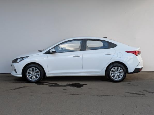 Hyundai Solaris II Рестайлинг с пробегом 2022 года, цена 1 700 000 рублей, 74258 км, седан, Автокод Объявления