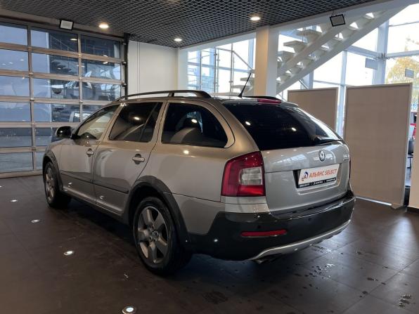 Skoda Octavia II (A5) Рестайлинг с пробегом 2011 года, цена 1 080 000 рублей, 316707 км, универсал, Автокод Объявления