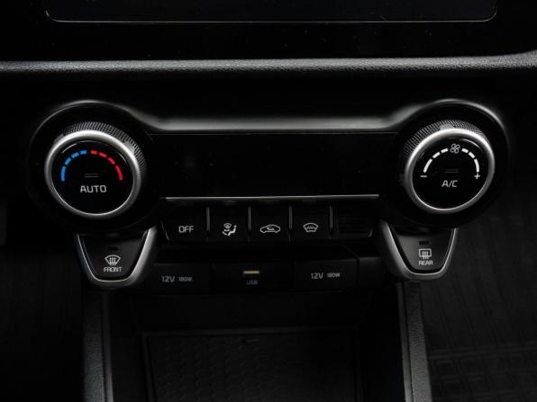 Kia Rio IV Рестайлинг с пробегом 2020 года, цена 1 819 000 рублей, 131000 км, хэтчбек, Автокод Объявления