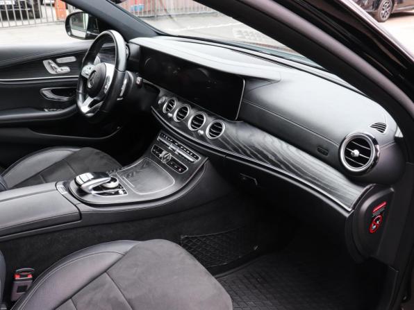 Mercedes-Benz E-Класс V (W213 S213 C238) с пробегом 2020 года, цена 4 340 000 рублей, 75778 км, седан, Автокод Объявления