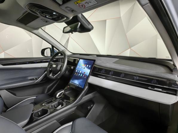 Geely Atlas II с пробегом 2023 года, цена 2 455 150 рублей, 67514 км, внедорожник, Автокод Объявления